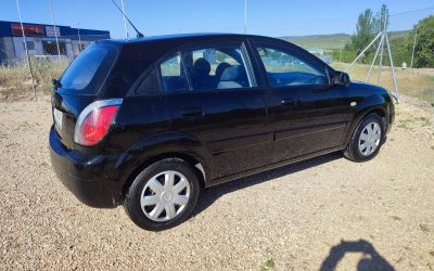 Kia Rio 1.4 16v 97cv (7)